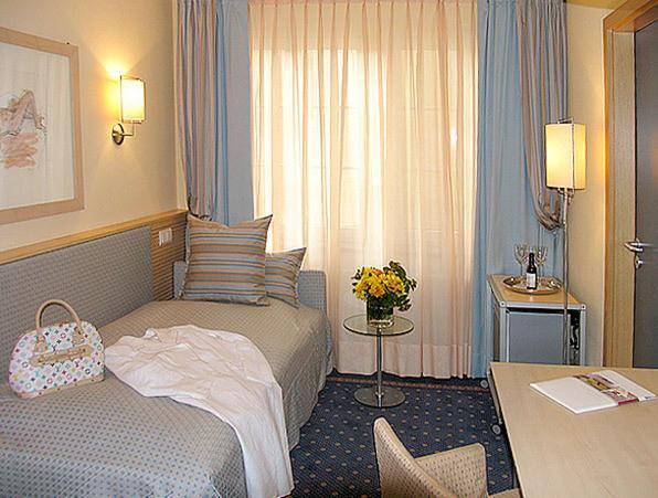 שופהיים City Hotel מראה חיצוני תמונה