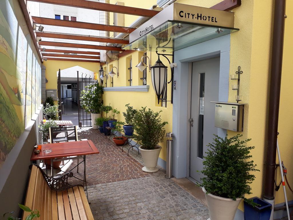 שופהיים City Hotel מראה חיצוני תמונה